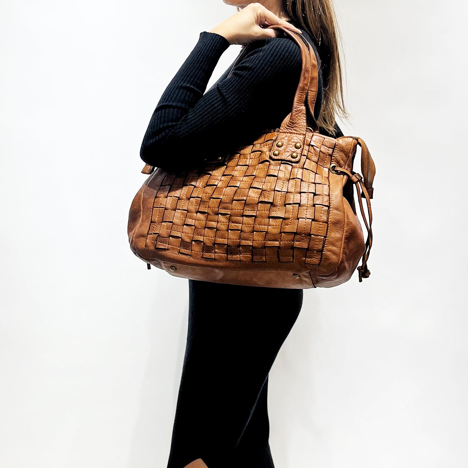Mia Shoulder Bag
